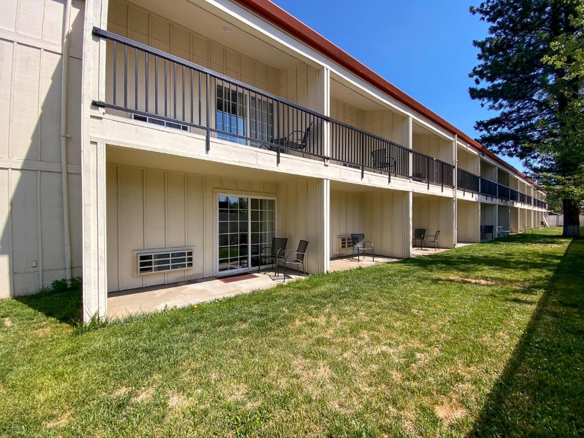 Sisters Inn & Suites Екстериор снимка